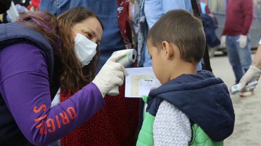 Στη Βόρεια Ελλάδα με τρεις πτήσεις τσάρτερ τα ασυνόδευτα παιδιά της Μόριας