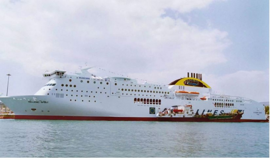 Σύγκρουση πλοίων στο λιμάνι της Πάτρας - Προκλήθηκαν υλικές ζημιές, δεν υπήρξαν τραυματισμοί