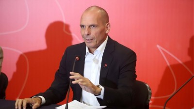 Στη Βουλή η δικογραφία σε βάρος Βαρουφάκη για το επεισόδιο στο λιμάνι της Αίγινας