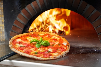 Eurostat: Ακριβότερη κατά 16% η πίτσα στην Ένωση σε σχέση με το 2021