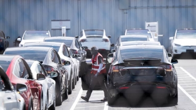 Tesla: Κατηγορίες για παραβιάσεις της περιβαλλοντικής νομοθεσίας σε ΗΠΑ και Γερμανία