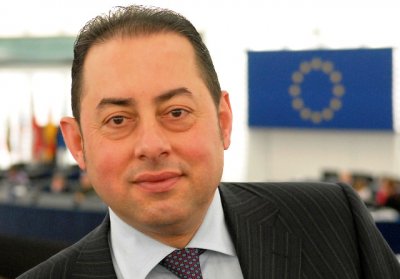 Gianni Pittella (επικεφαλής Σοσιαλιστών): Η λιτότητα είναι «φιλί του θανάτου» για την Ευρώπη