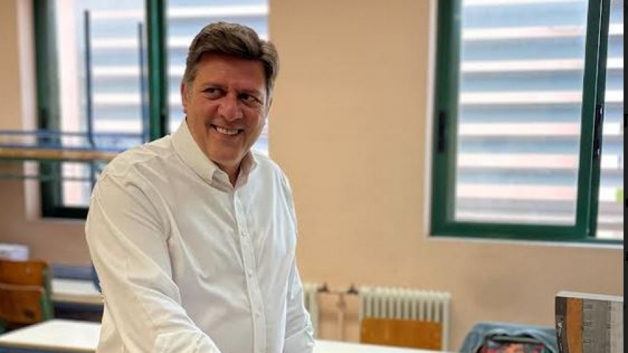 Εκλογές 2023 - Στο Καματερό ψήφισε ο Βαρβιτσιώτης: Οι πολίτες της Δυτικής Αθήνας αποφασίζουν για το Αύριο