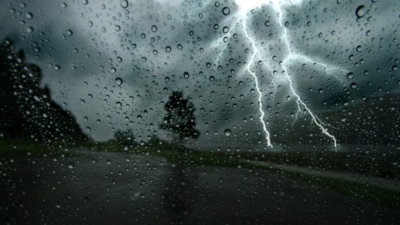 Σαρώνει τη χώρα η κακοκαιρία Erminio - Ήχησε το 112 και για Αττική - Οι Περιφέρειες που είναι σε Red Code έως 2/4