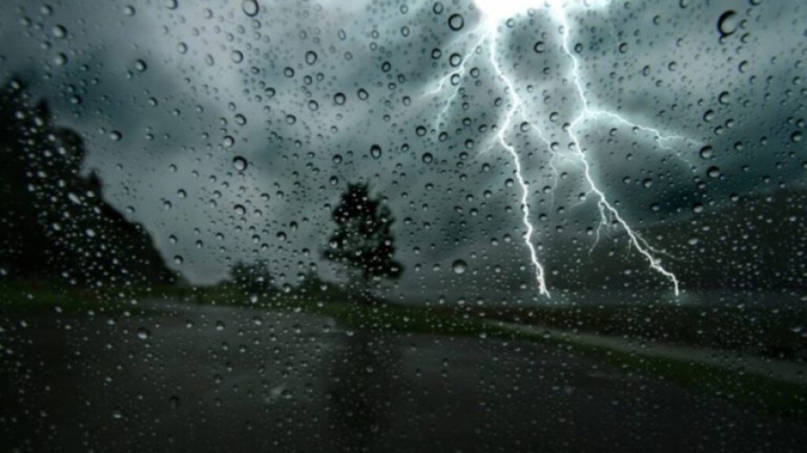 Σαρώνει τη χώρα η κακοκαιρία Erminio - Ήχησε το 112 και για Αττική - Οι Περιφέρειες που είναι σε Red Code έως 2/4