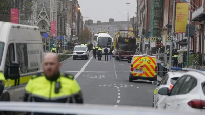 Ιρλανδία: Η αστυνομία διερευνά  πιθανή τρομοκρατική επίθεση - Επεισόδια κοντά στο σημείο όπου ένας άνδρας μαχαίρωσε πέντε ανθρώπους