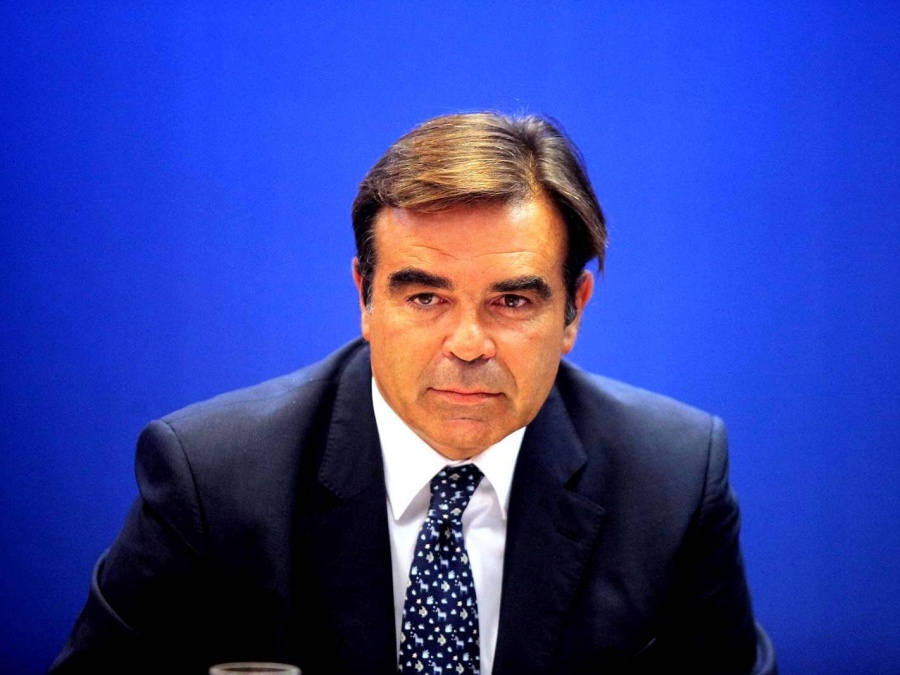 Κομισιόν: Η ΕΕ δεν θα επαναδιαπραγματευθεί τη συμφωνία του Brexit - Juncker και May συνεργάζονται για να βρουν λύση