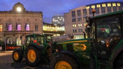 Βέλγιο: Αγρότες απέκλεισαν τα σύνορα κοντά στο Μάαστριχτ