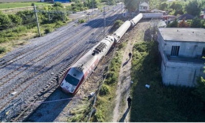 Εκτροχιάστηκε τρένο του προαστιακού με προορισμό το Λιανοκλάδι - Καλά στην υγεία τους οι επιβάτες
