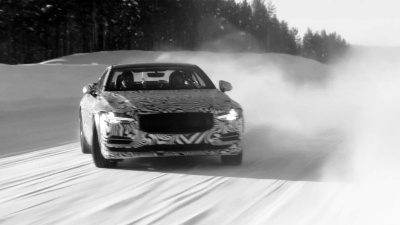 Τo Polestar 1 ντριφτάρει στα χιόνια