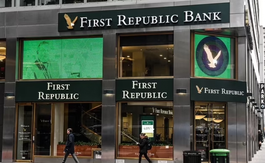 ΗΠΑ: Ανακάμπτει η μετοχή της First Republic με άνοδο 40% - Ποιοι αγοράζουν και γιατί