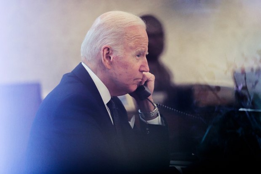 Το τηλεφώνημα πανικού: Όταν ο Biden σήκωσε το ακουστικό για τον Putin - Η αποκάλυψη που είδε το φως της δημοσιότητας