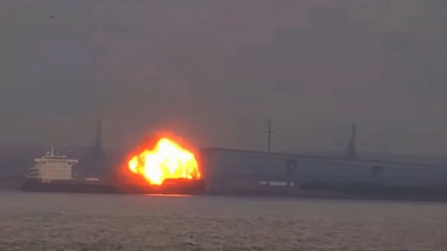 Έκρηξη σε ελληνόκτητο φορτηγό πλοίο στη Βαλτιμόρη