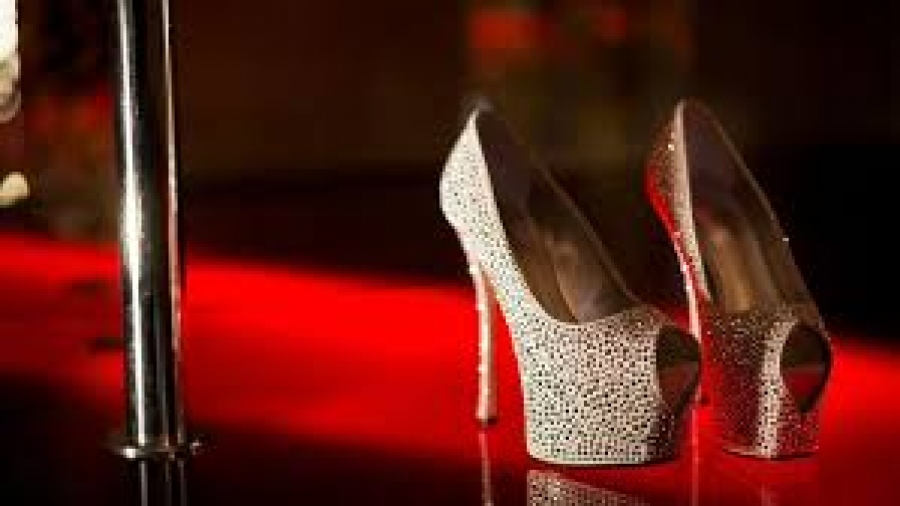 Ο «Δείκτης των Στρίπερ» δεν προβλέπει την πορεία του Bitcoin – Τα έσοδα των «ονλιφαντζούδων» και η συσχέτιση με τα κρυπτονομίσματα