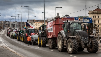 Οργή και στους Τσέχους αγρότες: Μαζικές διαδηλώσεις κατά του «Green Deal» της ΕΕ και των φθηνών ουκρανικών προϊόντων