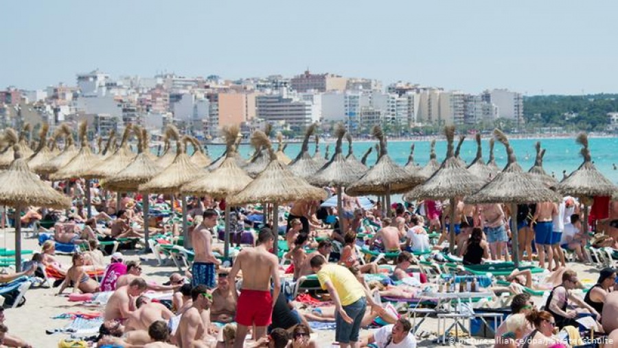 Το «τσουνάμι» του κορωνοϊού, πλήττει την Ισπανία – Καταρρέει η τουριστική βιομηχανία