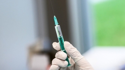 Ινστιτούτο Robert Koch: Ο πλήρης εμβολιασμός προστατεύει από την παραλλαγή Δέλτα