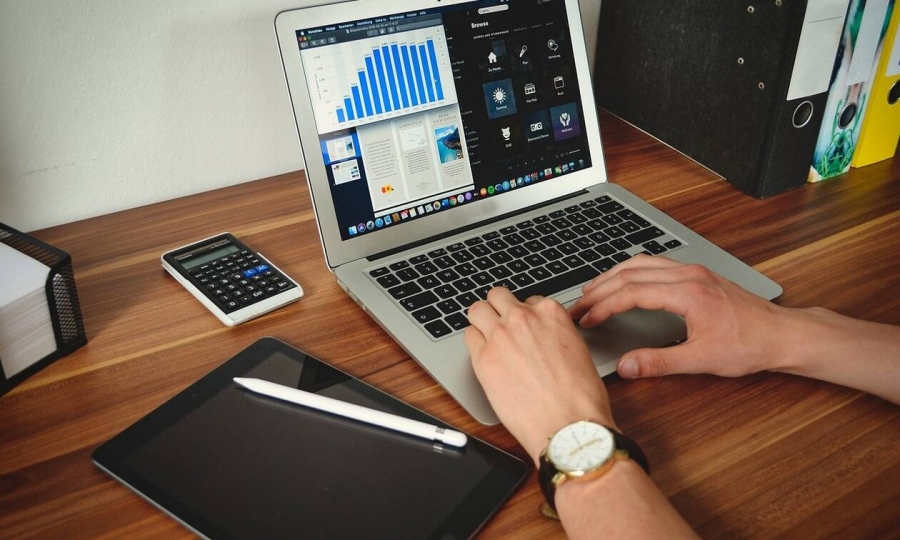 Voucher 200 ευρώ: Ξεκινούν αιτήσεις για τον δεύτερο κύκλο στην «Ψηφιακή Μέριμνα»