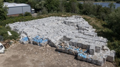 Η Βρετανία σπατάλησε 1,4 δισ. λίρες για αχρείαστο εξοπλισμό προστασίας κατά του Covid-19