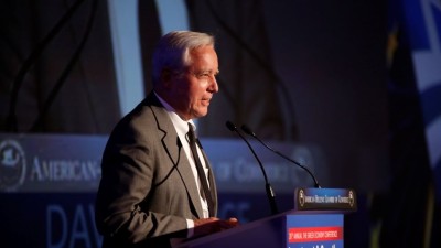 Pearce (Αμερικανός πρώην πρέσβης στην Ελλάδα): Αποκαλεί ηλίθιο τον Trump γράφοντας του «Καλά ξεκουμπίδια»