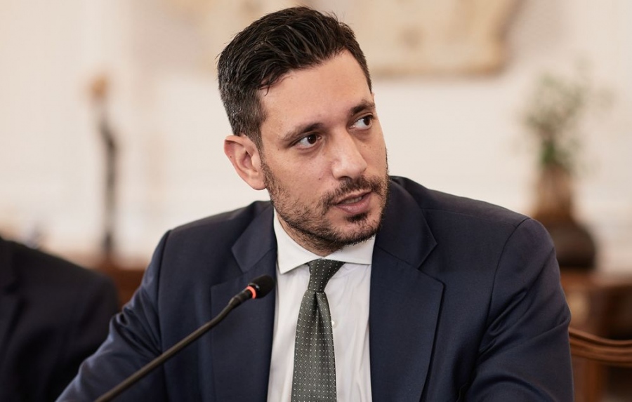 Λυμπερόπουλος κατά Κυρανάκη: Αρρωστημένο μυαλό - Θέλει να μεταφέρουμε μεθυσμένους για 5 ευρώ, να ξερνάνε στα ταξί