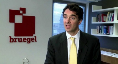 Darvas (Bruegel): Κίνδυνος για την Ελλάδα η έξοδος στις αγορές χωρίς ελάφρυνση χρέους