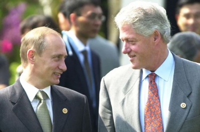 Clinton προς Putin: Η επέκταση ΝΑΤΟ ανατολικά δεν απειλεί τη Ρωσία που ήθελε να μπει στην Βορειοατλαντική Συμμαχία