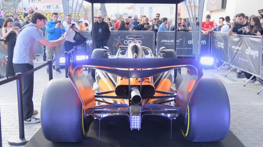 Το μονοθέσιο της McLaren Formula 1 Team περιοδεύει στην Ελλάδα – Πρεμιέρα στη Θεσσαλονίκη στις 6 Σεπτεμβρίου