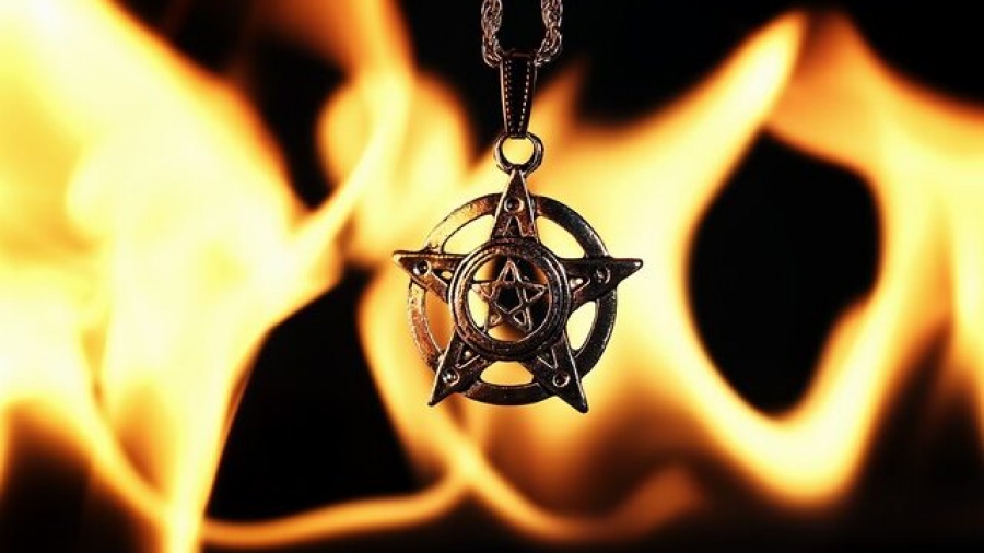 Τέλος τα αστεία - Η Ρωσία απαγορεύει τον σατανισμό - Τι θα γίνει με τον αριθμό 666