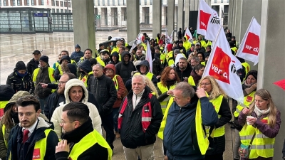 «Καζάνι που βράζει» η Γερμανία - Άκαρπες οι διαπραγματεύσεις συνδικαλιστών και εργοδοτών - Προειδοποιήσεις για νέες κινητοποιήσεις