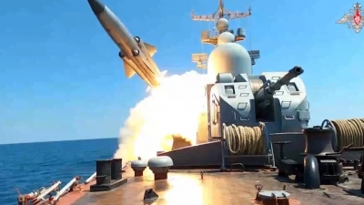 Μήνυμα... ελήφθη: Η Ρωσία βυθίζει πλοίο-στόχο σε ασκήσεις με ζωντανά πυρά - Εντυπωσιακό βίντεο με την ολοκληρωτική καταστροφή