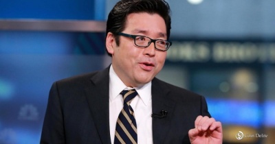 Ο «bull» της Fundstrat ξαναχτυπά - «Βλέπει» άνοδο στη Wall Street για… δεκαετίες