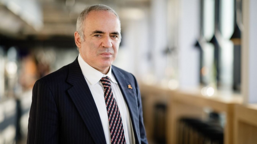 Η Ρωσία επικηρύσσει τον πρώην παγκόσμιο πρωταθλητή Garry Kasparov ως κατηγορούμενο για τρομοκρατία