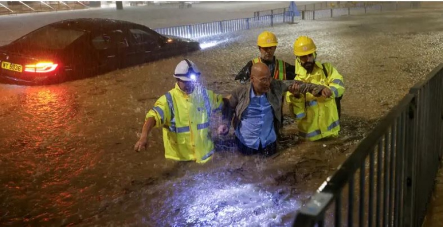 Πρωτοφανείς πλημμύρες και στο Χονγκ Κονγκ