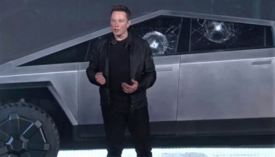 Elon Musk:  Σχεδόν 150.000 παραγγελίες για το Cybertruck της Tesla, παρά το φιάσκο