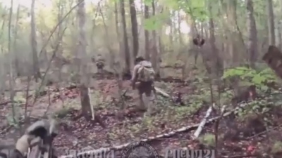 Ενέδρα σοκ - Ρώσοι Spetsnaz εμφανίστηκαν από το πουθενά μέσα σε δάσος και... γάζωσαν Ουκρανούς μαχητές (Προσοχή! σκληρές εικόνες)