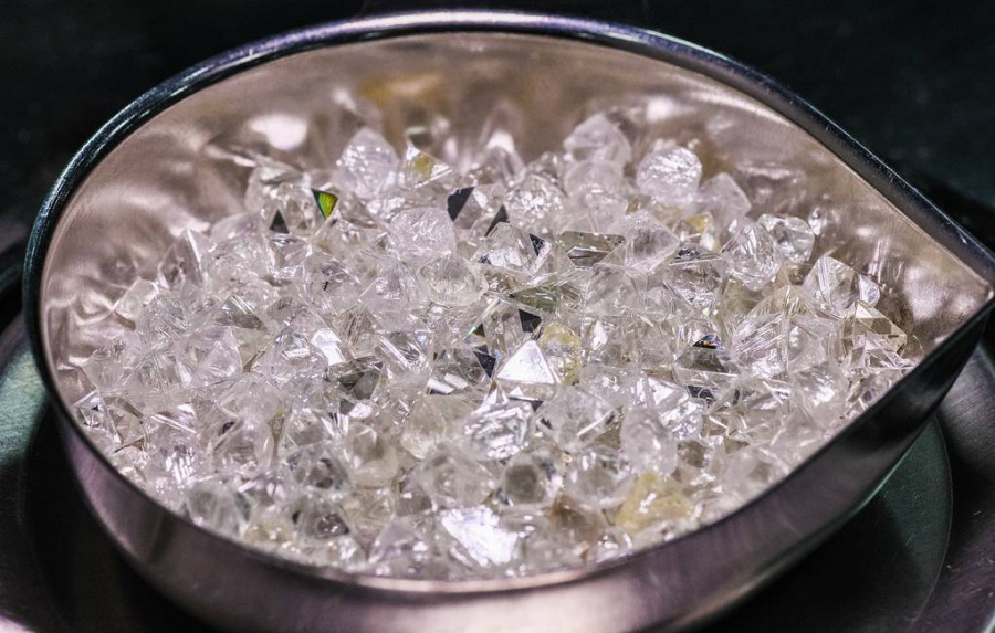 Κυρώσεις της ΕΕ στη ρωσική Alrosa, τη μεγαλύτερη εταιρεία παραγωγής διαμαντιών στον κόσμο