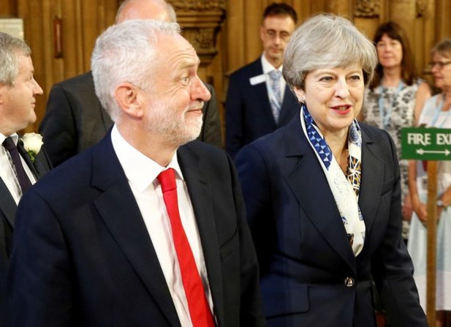 Δημοσκόπηση: Προβάδισμα Εργατικών έναντι των Συντηρητικών στη Βρετανία, με 39%-37%