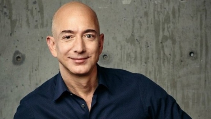 Και ο Jeff Bezos λέει τα δικά του: Οι άνθρωποι θα γεννιούνται στο... διάστημα και θα κάνουν διακοπές στη Γη