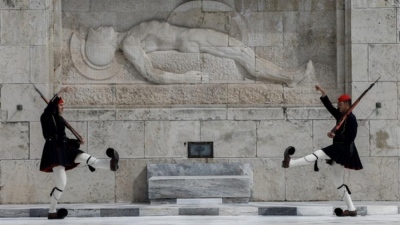 Κόκκινος συναγερμός στο Μαξίμου για έκτροπα στην 28η Οκτωβρίου – Ξεσηκωμός για την απαγόρευση διαδηλώσεων στον Άγνωστο Στρατιώτη