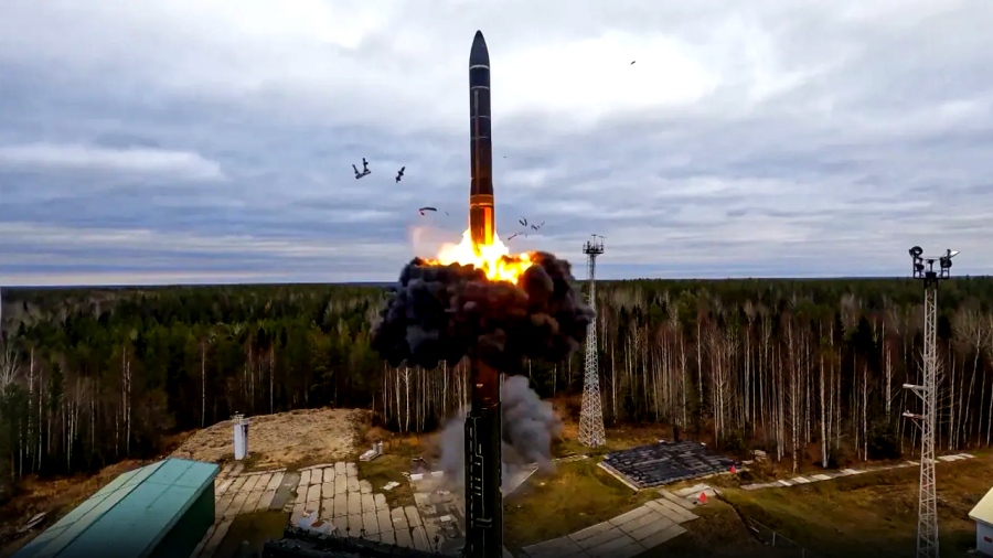 Εκτός ελέγχου οι Ουκρανοί: «Η Ρωσία εκτόξευσε διηπειρωτικό πύραυλο Yars στο Κίεβο αλλά... κάτι πήγε πολύ στραβά»