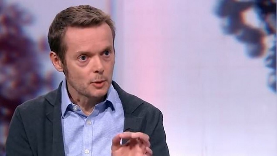 Edmunds (SAGE) ενώπιον βρετανικού Κοινοβουλίου: Θα πρέπει να ζήσουμε με αυτόν τον ιό για πάντα!