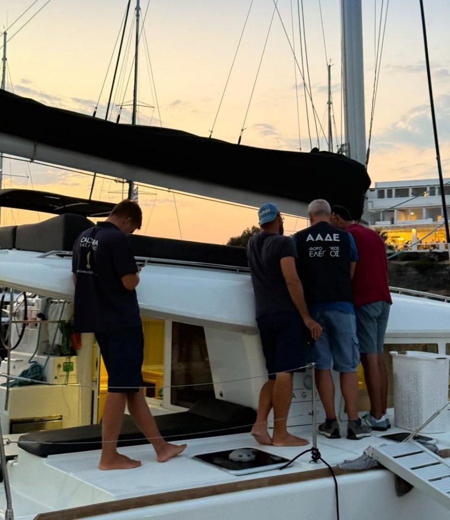 «Κρουαζιέρα θα σε πάω»… στην Εφορία: Σαρωτικοί έλεγχοι της ΑΑΔΕ στη Σαντορίνη – Φοροδιαφυγή για το 46% των τουριστικών σκαφών