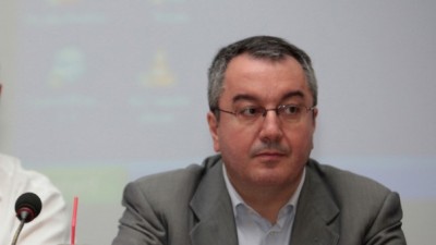 Μόσιαλος: Όχι σε ενιαία αποκλιμάκωση των μέτρων, προσοχή στη βόρεια Ελλάδα