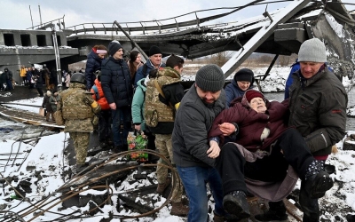 Κατάπαυση πυρός στην Ουκρανία για απομάκρυνση αμάχων - Υπό πολιορκία το Κίεβο, τραγικές στιγμές σε Μαριούπολη
