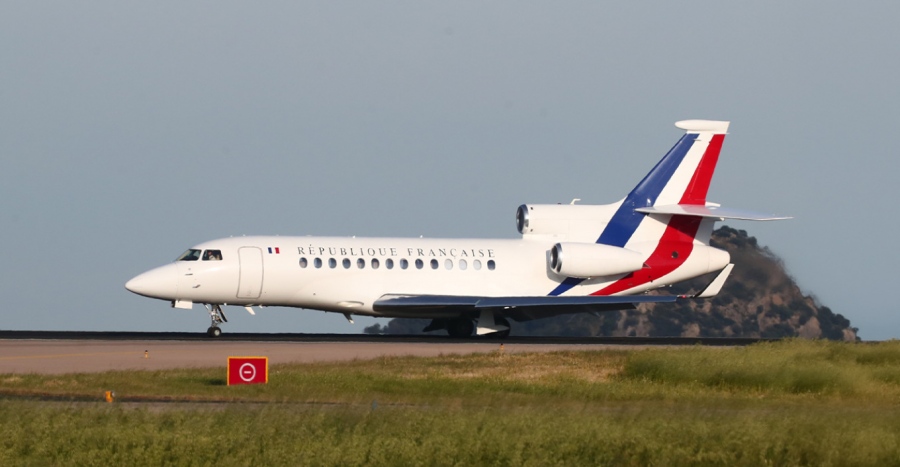 Έφτασε στην Αθήνα ο Macron - Σημαντική επίσκεψη για την υπογραφή 5ετούς αμυντικής συμφωνίας