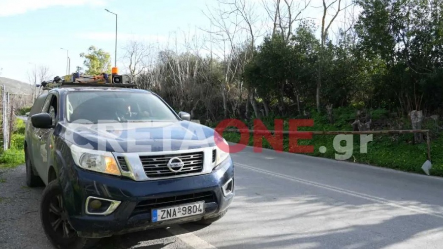 Κρήτη: Οι ισχυροί άνεμοι ξήλωσαν κολώνα φωτισμού κοντά στο Βενιζέλειο νοσοκομείο