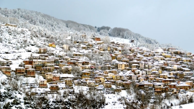 Χειμώνας στη στενωπό της Omicron για τις τουριστικές επιχειρήσεις