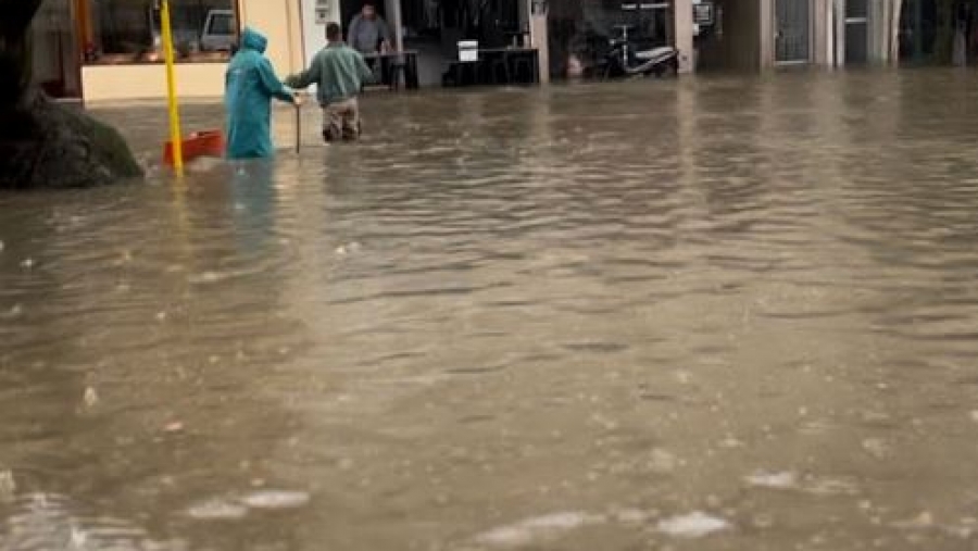 Κακοκαιρία - Πέλλα: Σε κατάσταση έκτακτης ανάγκης η Αριδαία - Κλειστά τα σχολεία, πλημμύρισαν σπίτια και  καταστήματα