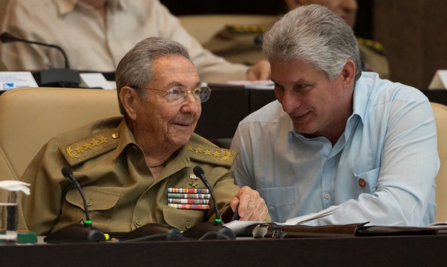 Κούβα: Ο Raul Castro παραδίδει την ηγεσία του Κόμματος στη 